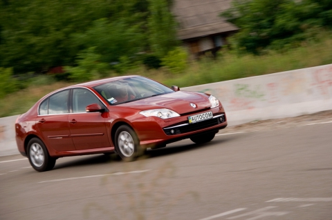 Вместе с Renault Laguna III ты не будешь серой  мышью!